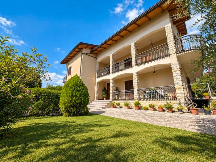 Casa con 6 locali in vendita in Strada Statale Tiberina, Umbertide