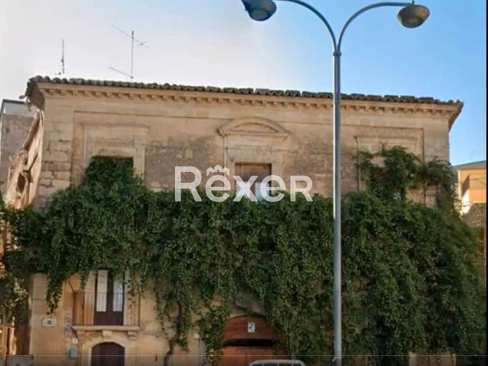 Casa con 6 locali in vendita in Via Renda, Centro, Mineo