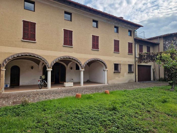 Casa con 6 locali in vendita in Via Angelo Mazzoldi, Centro, Montichiari
