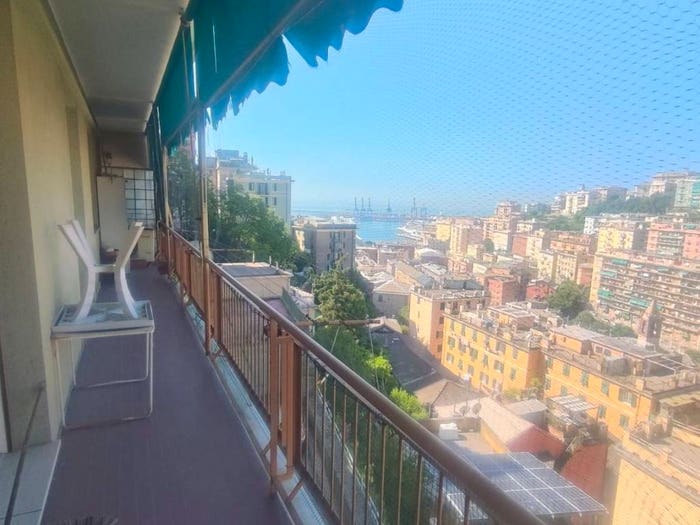 Appartamento con 5 locali in vendita in Via Napoli, Lagaccio, Genova