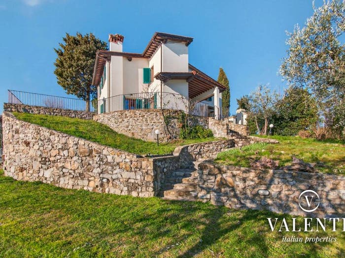 Casa con 6 locali in vendita in Via Valle, Carmignano
