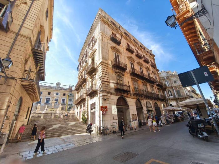 Appartamento in vendita in Piazza Pretoria, Kalsa, Palermo