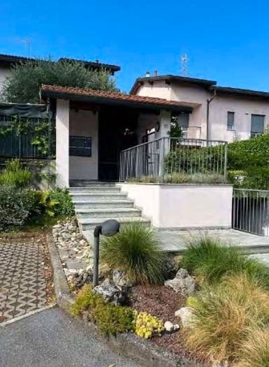 Appartamento trilocale in vendita in Via Guglielmo Marconi, Centro, Costa Masnaga