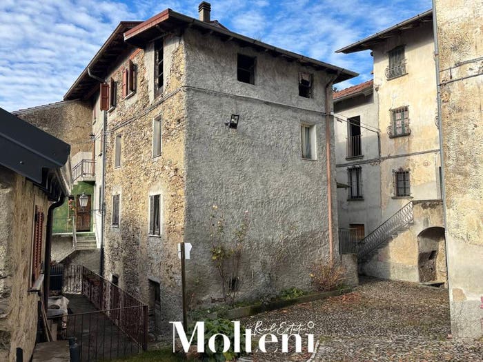Casa trilocale in vendita in frazione Pradello, Centro, Bellano