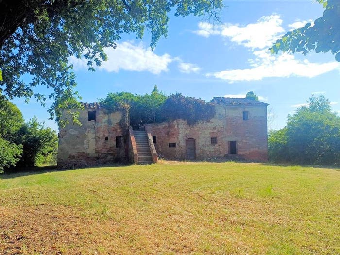 Casa con 6 locali in vendita in via Cocconi, Centro, Montepulciano