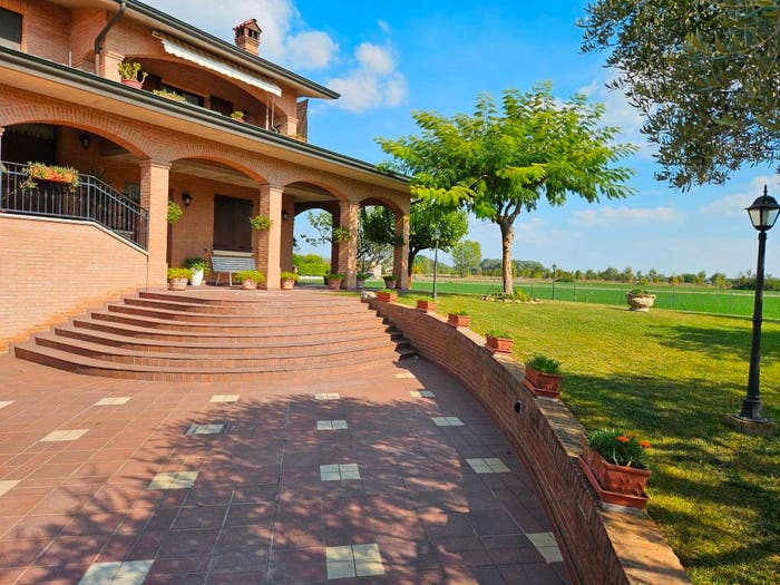 Casa con 6 locali in vendita in Ganaceto Lesignana, Modena