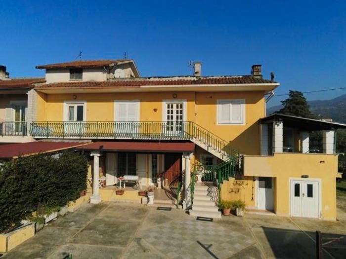 Casa con 6 locali in vendita in Via Capo d'Acqua, Cassino