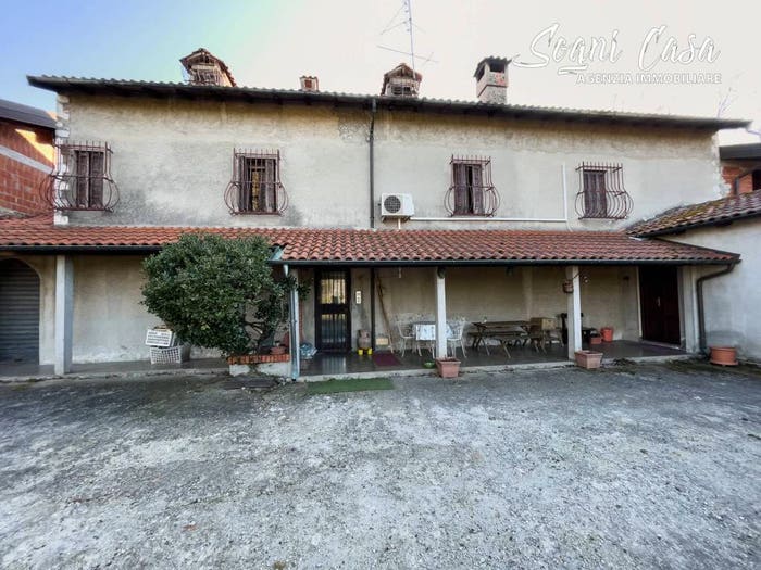 Casa con 6 locali in vendita in Via Giotto, Centro, Bellinzago Novarese