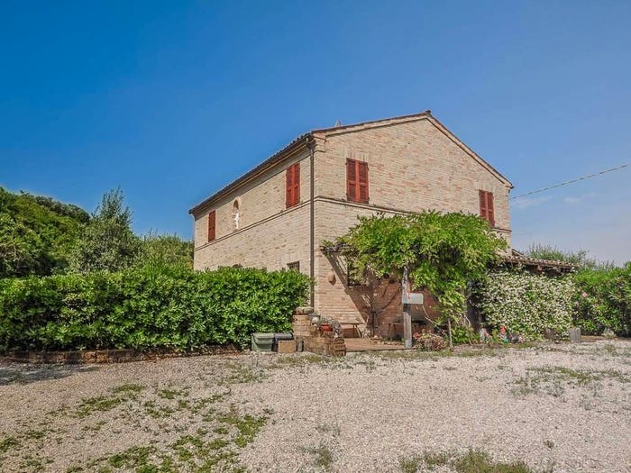 Casa con 6 locali in vendita in Contrada Cantagallo, Altidona
