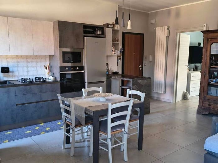 Appartamento bilocale in vendita in Via Santorre Santarosa, Centro, None