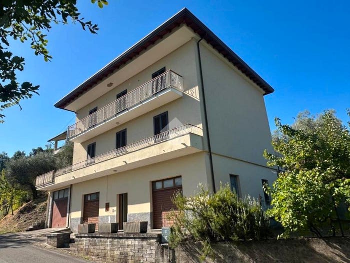 Casa con 6 locali in vendita in Via madonna delle grazie, Casavitola, Boville Ernica