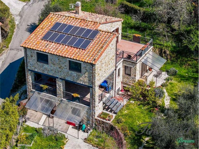 Casa con 6 locali in vendita in Via Del Greppo snc, Centro, Manciano