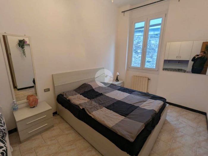 Appartamento trilocale in vendita in Via Zella, Certosa, Genova