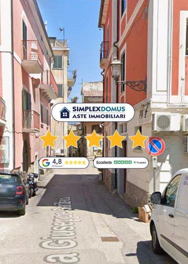 Appartamento con 6 locali in vendita in Via Garibaldi, Centro, Albanella