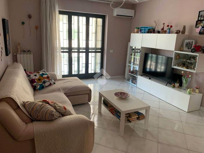 Appartamento con 5 locali in vendita in Via Renato Iaselli, Parco Cerasole, Caserta