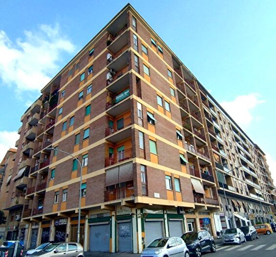 Appartamento trilocale in vendita in Largo della Primavera, Roma