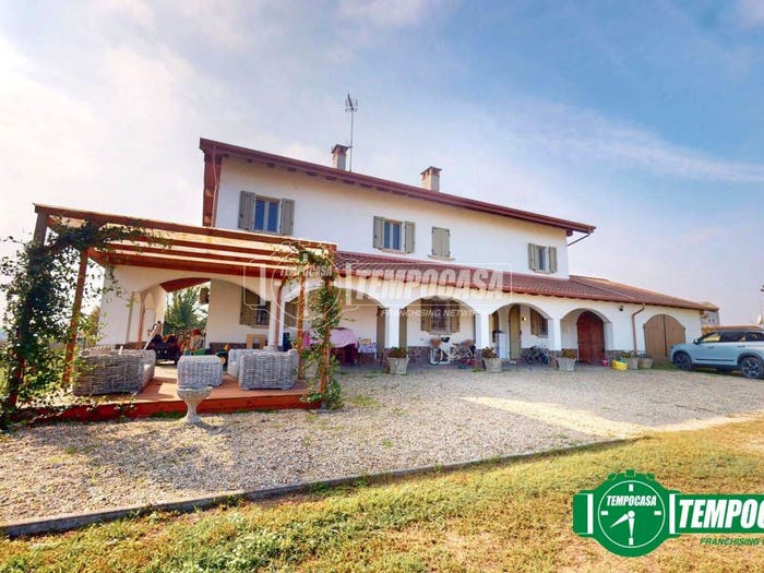 Casa con 6 locali in vendita in Strada Castellaro, Centro, Mede