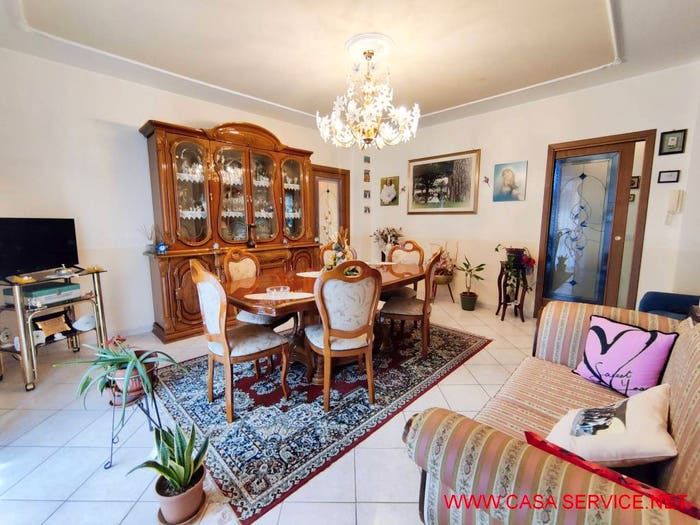 Casa con 6 locali in vendita in Via Aretina, Levane, Montevarchi