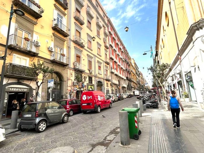 Appartamento trilocale in vendita in Via San Biagio dei Librai, Centro Storico, Napoli