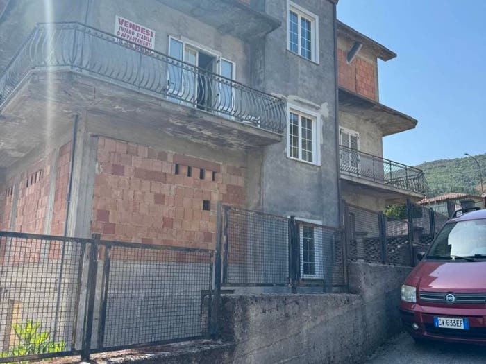 Casa quadrilocale in vendita in Via San Giacomo e Filippo, Centro, Morano Calabro