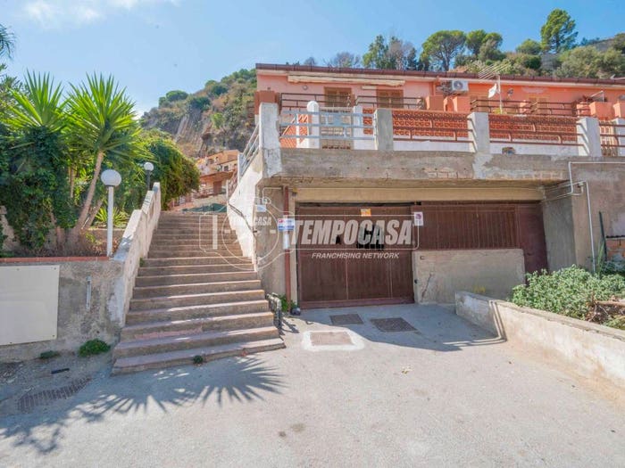 Appartamento bilocale in vendita in Via del Corsaro Sx, Acqualadrone Spartà, Messina