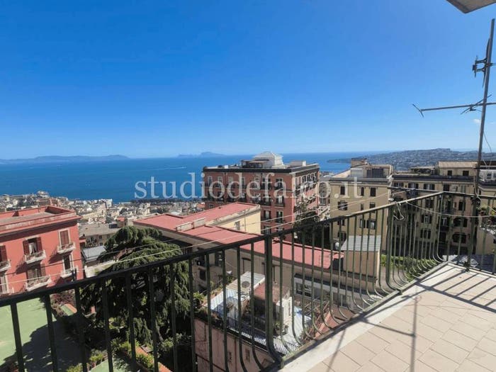Appartamento quadrilocale in vendita in Via Annibale Caccavello, Vomero, Napoli
