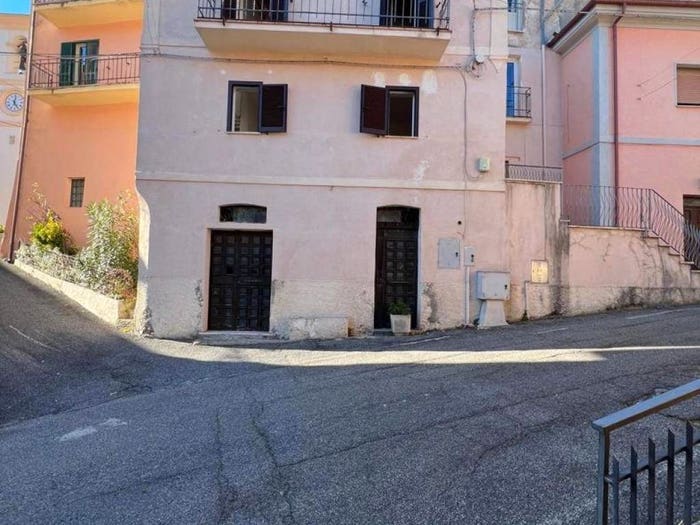 Casa quadrilocale in vendita in via umberto primo, Centro, Rivodutri