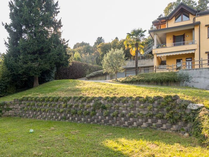 Appartamento quadrilocale in vendita in Via Stabilimento Figliodoni, Centro, Barzanò
