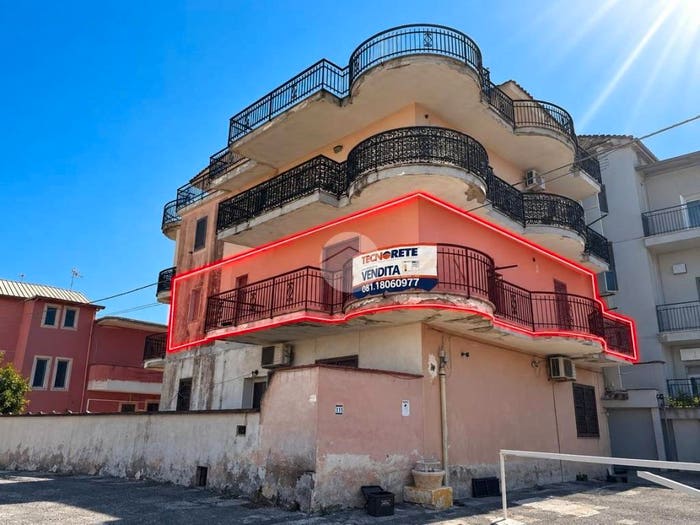 Appartamento quadrilocale in vendita in Viale dei pini sud, Varcaturo, Giugliano in Campania