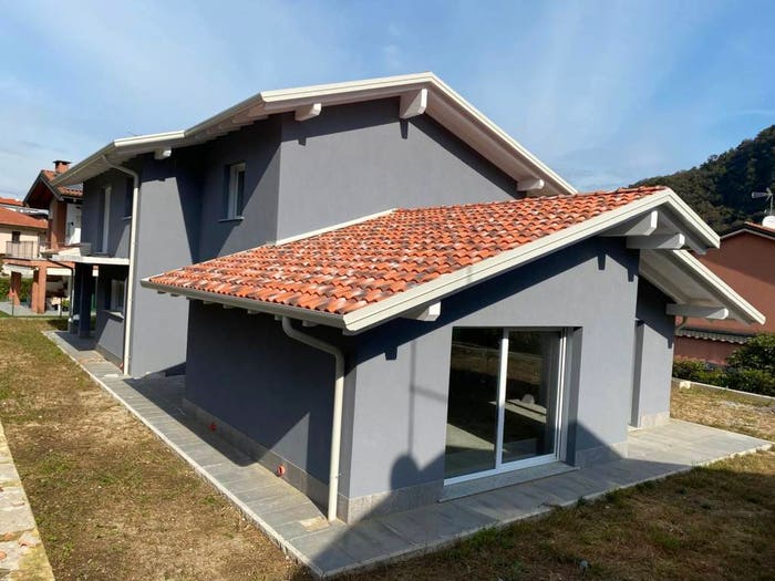 Casa con 5 locali in vendita in Via Pianazzo, Centro, Lavena Ponte Tresa