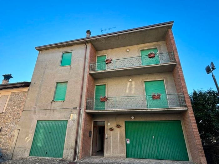 Appartamento trilocale in vendita in Strada della Rocca, Centro, Varano de' Melegari