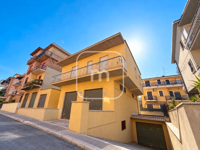 Appartamento bilocale in vendita in Via Trecastagni, Finocchio, Roma