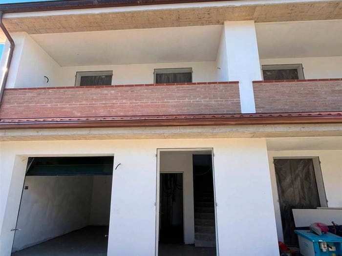 Casa con 6 locali in vendita in Centro, Luzzara