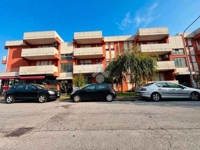 Appartamento quadrilocale in vendita in Via Giuseppe Ungaretti, San Pio X, Rovigo