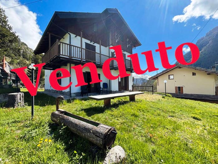 Appartamento trilocale in vendita in Via Umberto I, Usseaux