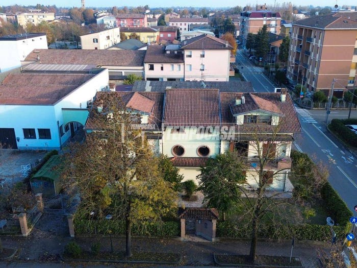Casa con 6 locali in vendita in Via San Lodovico, Centro, Rio Saliceto