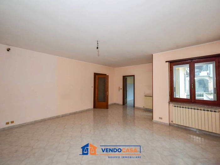 Appartamento con 5 locali in vendita in Via Magenta, Montanaro