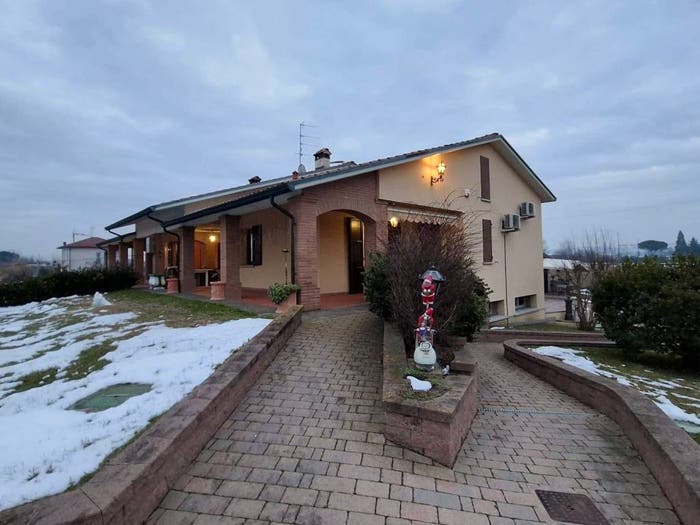 Casa con 6 locali in vendita in Via Melatello, Melatello, Forlimpopoli
