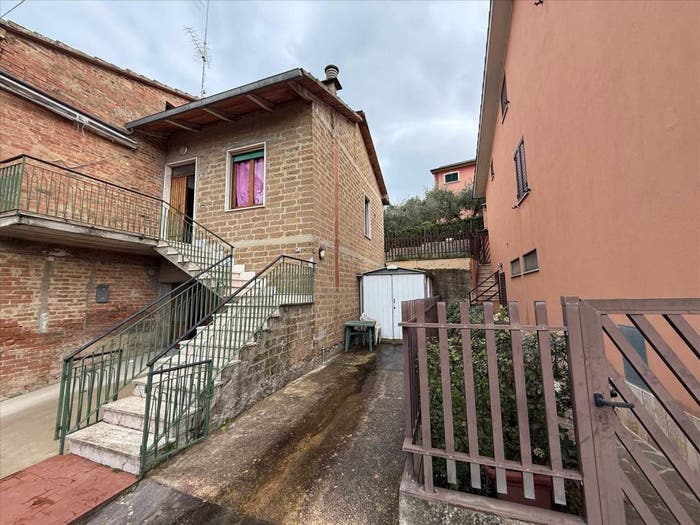 Casa bilocale in vendita in Via Bassa, Vaiano, Castiglione del Lago