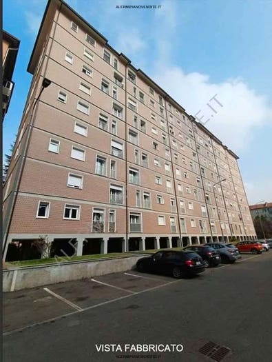 Appartamento quadrilocale in vendita in Via Camillo Giussani, Tre Castelli Faenza, Milano