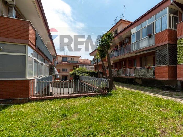 Appartamento con 5 locali in vendita in Via Nocilla, Centro, Aci Sant'Antonio