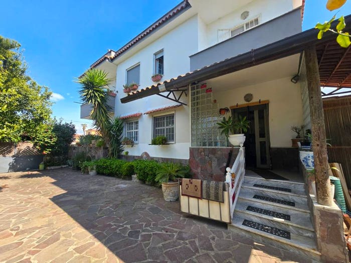 Casa quadrilocale in vendita in Via Madonna del Pantano, Licola Paese, Giugliano in Campania