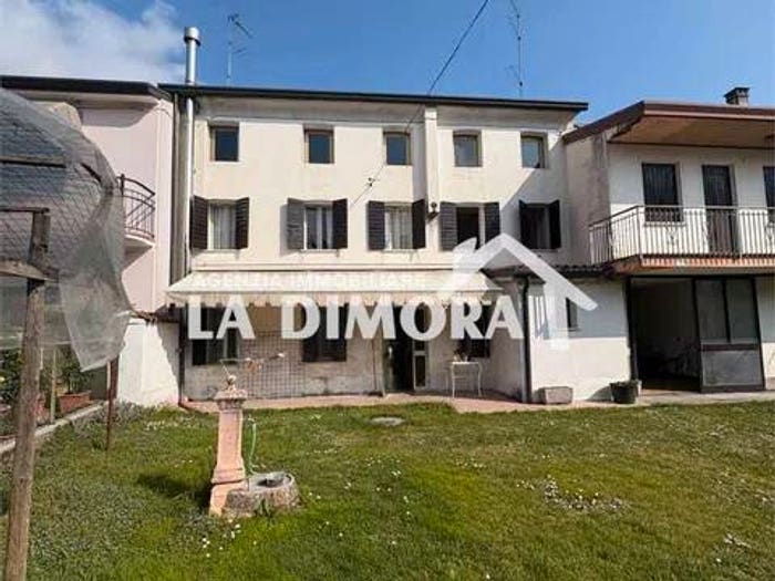 Casa con 6 locali in vendita in Moriago della Battaglia