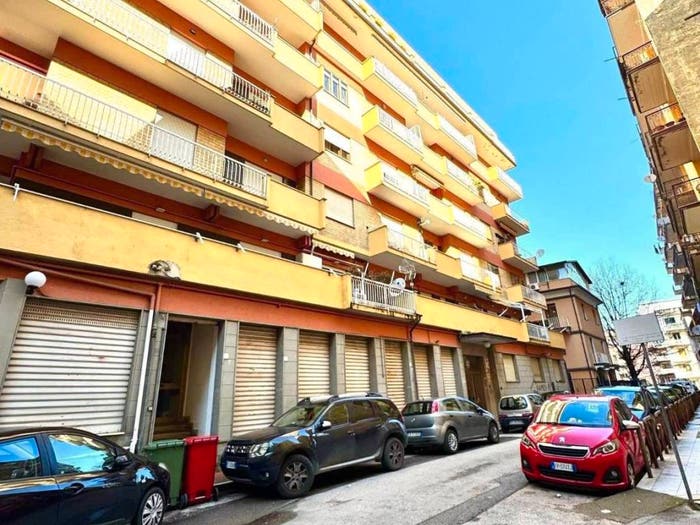 Appartamento con 5 locali in vendita in Via Michele Angelo Iannacchini, A Annarumma A Gasperi F Tedesco, Avellino