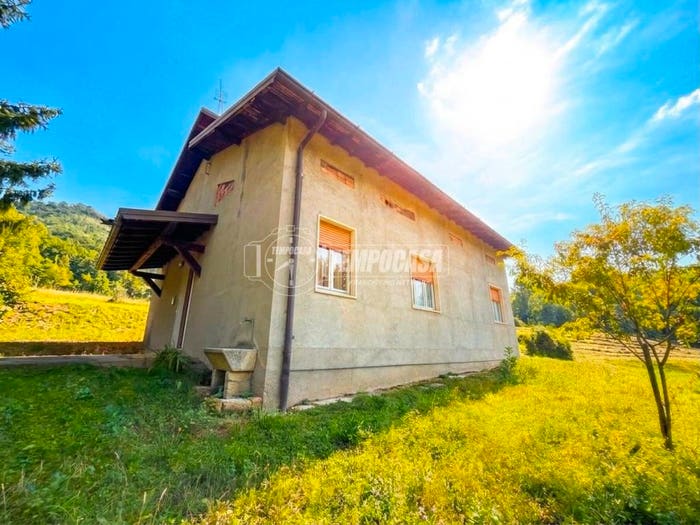 Casa quadrilocale in vendita in Via San Michele Foresto Sparso, Chiesa, Foresto Sparso