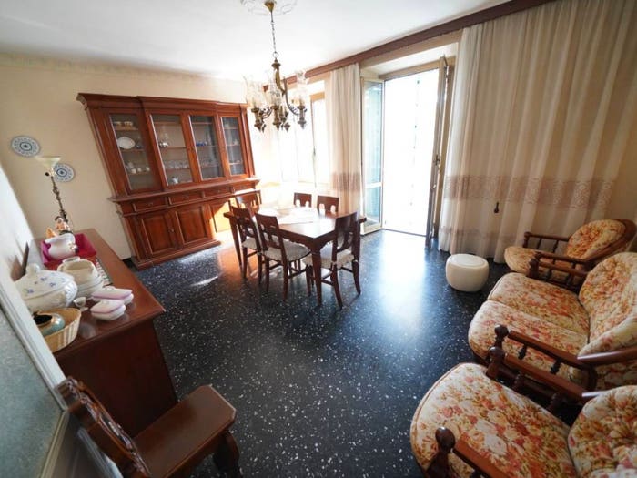 Appartamento con 6 locali in vendita in Piazza Giuseppe Mazzini, Centro, Ovada