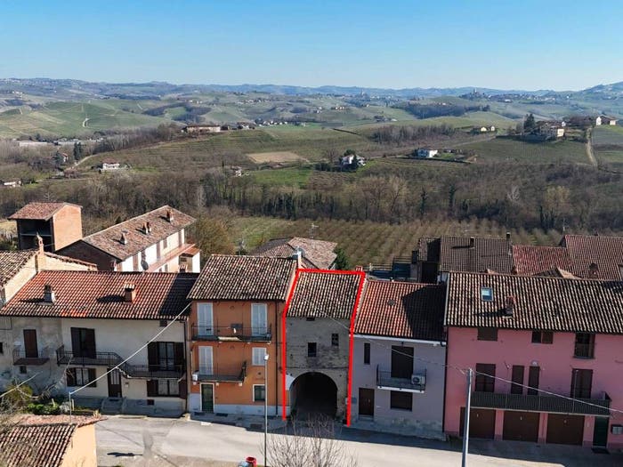 Casa bilocale in vendita in Via Serra, La Morra
