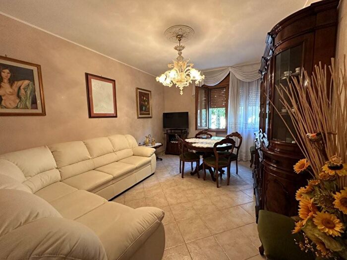 Appartamento quadrilocale in vendita in Via Arbe, Asseggiano, Venezia