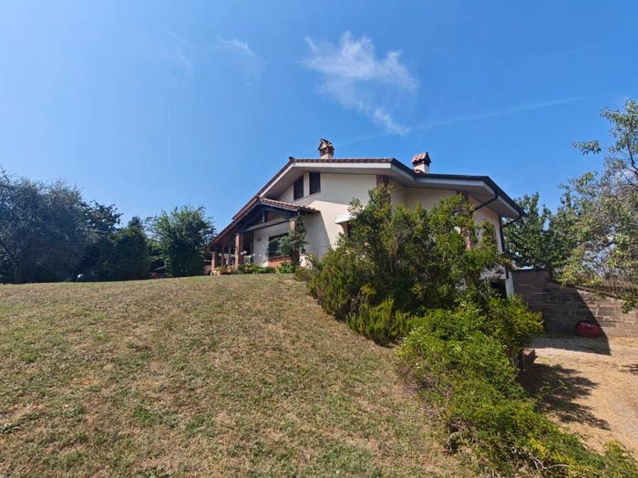 Casa con 6 locali in vendita in Via Lombardia, Oriolo Romano