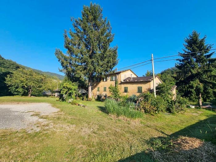 Casa con 6 locali in vendita in Via Pezzonasca, Pezzonasca, Moconesi